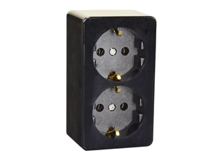 EUROPEAN "SCHUKO" CEE 7/3 TYPE F (EU1-16R) 16 AMPERE-250 VOLT SURFACE MOUNT DUPLEX OUTLET, IP20 RATED, 2 POLE-3 WIRE GROUNDING (2P+E). BLACK.

<br><font color="yellow"> Notes: </font> 
<br><font color="yellow">*</font> Surface mount base plate available, use part # 70116-BP.
<br><font color="yellow">*</font> Terminals accept 1.5mm conductors.
<br><font color="yellow">*</font> Terminal screw torque = 0.6Nm, Cover screw torque = 0.4Nm.
<br><font color="yellow">*</font> Operating temp. = -5�C to +40�C.
<br><font color="yellow">*</font> Mounts Vertically or Horizontally.
<br><font color="yellow">*</font> European "Schuko" connectors, plugs, outlets, GFCI/RCD sockets, power strips, power cords are listed below. Scroll down to view.
