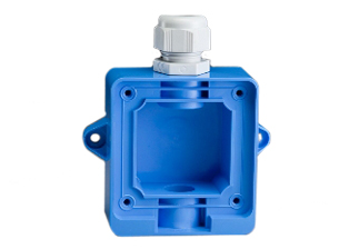 SURFACE MOUNT IP68 RATED WATERTIGHT WALL BOX (**) ONE M20X1.5m IP68 CABLE STRAIN RELIEF, IMPACT RESISTANT. BLUE.

<br><font color="yellow">Notes: </font> 
<br><font color="yellow">*</font> Accepts outlets #70310, 70310-NS, 71130 and #70395 power inlet.
<br><font color="yellow">*</font> **IP55 rated M20 thread adapter #01614 available. Converts M20 to 1/2 inch National Pipe Thread (NPT).
<br><font color="yellow">*</font> Operating temp. = -30�C to +40�C.
<br><font color="yellow">*</font> Storage temp. = -40�C to +80�C.
<br><font color="yellow">*</font> Material = PTB
<br><font color="yellow">*</font> European, France, Belgium IP66, IP68, locking / watertight outlets, plugs, connectors and IP44, IP54 International / Worldwide panel mount / wall box mount power outlets for all countries are listed below in related products. Scroll down to view.



 