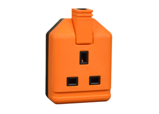 UK, BRITISH, UNITED KINGDOM 13 AMPERE-250 VOLT IN-LINE CONNECTOR, BS 1363A TYPE G (UK1-13R), SHUTTERED CONTACTS, 2 POLE-3 WIRE GROUNDING (2P+E), ORANGE.  

<br><font color="yellow">Notes: </font> 
<br><font color="yellow">*</font> Max. Cord O.D. = 0.393" (10mm).
<br><font color="yellow">*</font> Material: PP / Rubber.
<br><font color="yellow">*</font> Temp. Range: -5�C to +40�C.
<br><font color="yellow">*</font> British, United Kingdom Extension Cords, Plugs, Power Cords, Outlets, Power Strips, GFCI-RCD Receptacles, Sockets, Connectors, Plug Adapters listed below in related products. Scroll down to view.