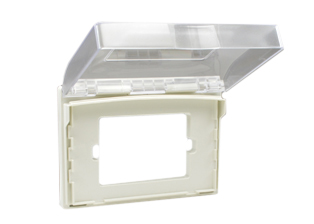 WEATHERPROOF HORIZONTAL MOUNT COVER, IP55 RATED. PANEL OR WALL BOX MOUNT ON AMERICAN 2X4 FLUSH WALL BOXES (MIN. WALL BOX SIZE = 16.5 CUBIC INCHES), CLEAR COVER. WHITE. 

<br><font color="yellow">Notes: </font> 
<br><font color="yellow">*</font> Cover accepts # 74210 # 74900-RCDS GFCI/RCD "Universal" outlet.
<br><font color="yellow">*</font> Cover accepts modular (36mmX36mm size) #74900-BLK, 74900, 74900-USB, 74901 type outlets, circuit breakers, switches (wall plate / mounting frame #74910 or #74920 required).
<br><font color="yellow">*</font> Outlets can be mounted @ "12", "3", "6", "9" clock hour position on the wall plate / mounting frame.
<br><font color="yellow">*</font> Not for use with Australian outlets #74215, 74220, 74200, 74200-NS.
<br><font color="yellow">*</font> Not for use with #74901-SCH, 74901-S-UV, 74901-S-USB, 70114-S-UV, 70114-SUB outlets.
<br><font color="yellow">*</font> Not for use on surface wall boxes #74225, #84225-AR.
<br><font color="yellow">*</font> Scroll down to view related outlets, GFCI socket, universal power strips, plug adapters.








 