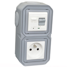 4722-30VG2-GRY Schuko GFCI 30Ma Trip Vertical Surface Mount IP20